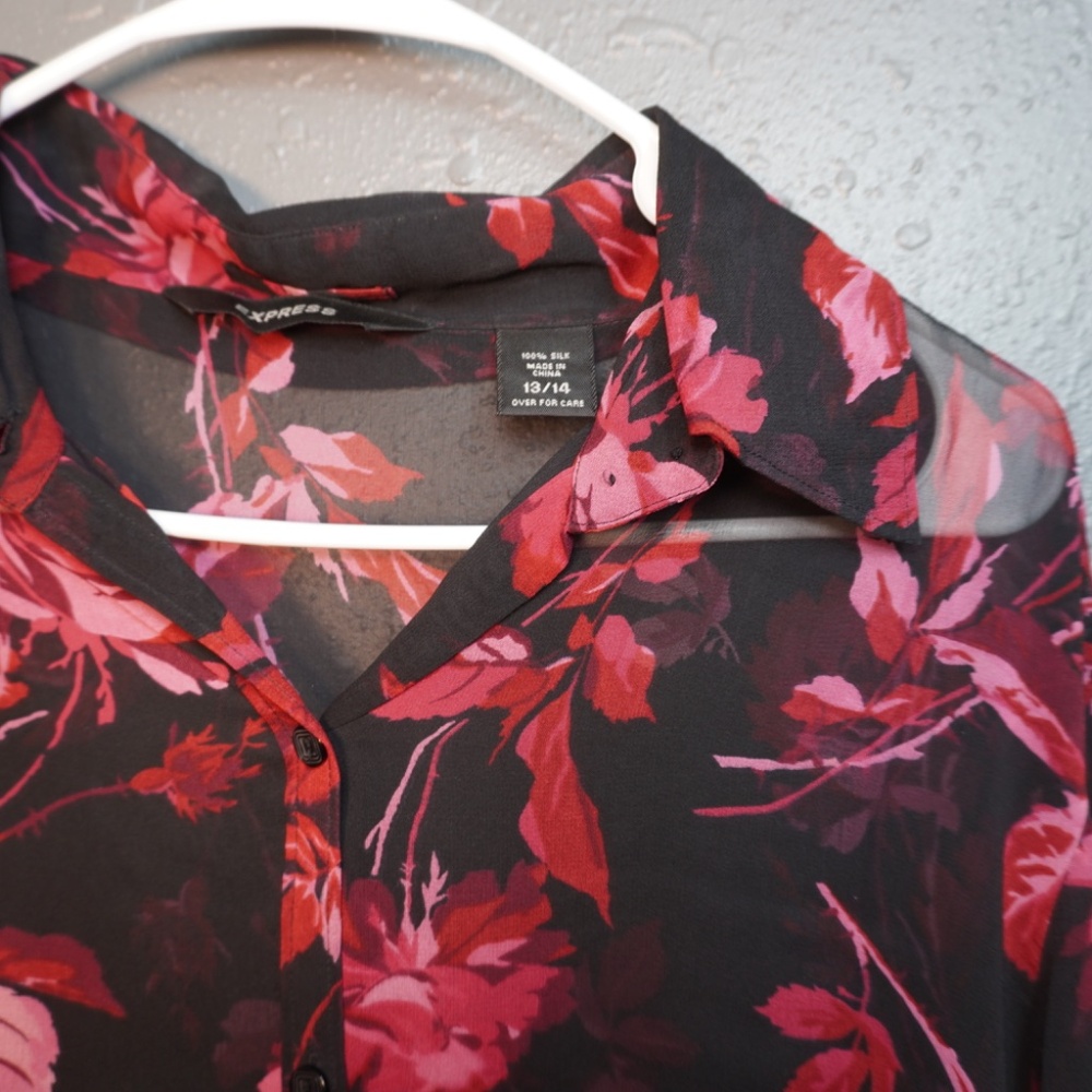 Express Women's Black Pink Red Floral Button Down Sheer Blouse Size 13/14 - Picture 3 of 5
